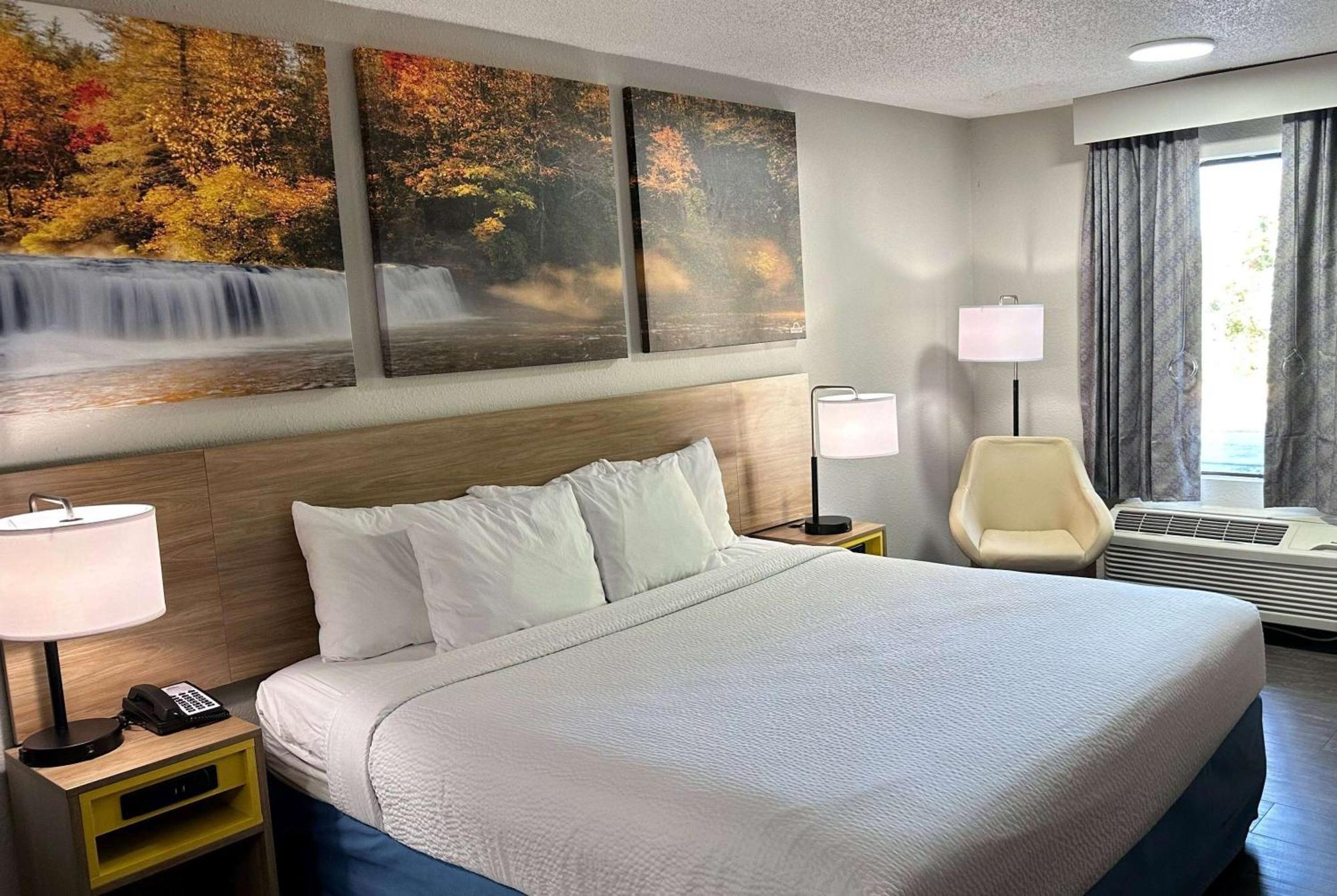 Days Inn By Wyndham Columbia Ne Fort Jackson Екстер'єр фото